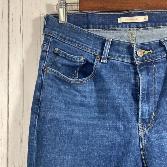 Levis Womens Classic Capri Jeans - Picture 3 of 13